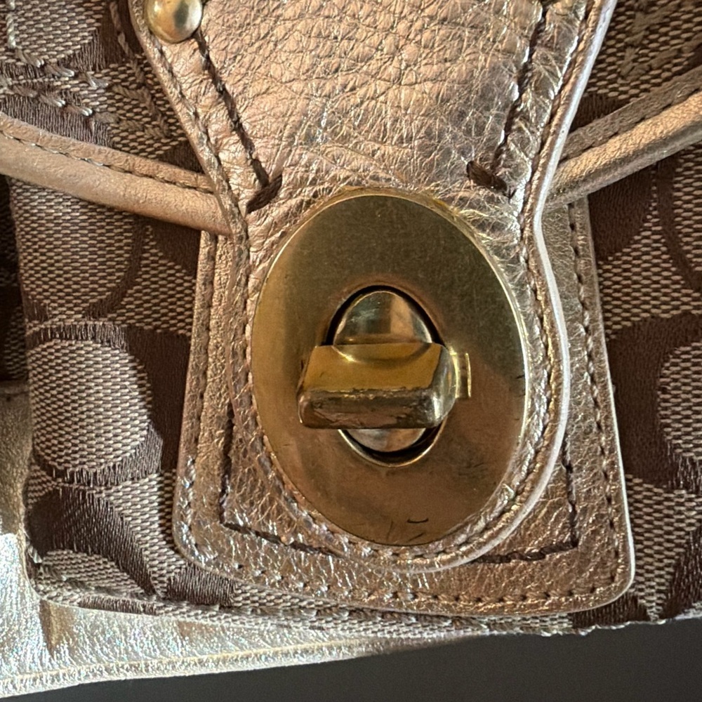 Vintage Y2K Coach legacy F12869 in rare color champagne signature - Picture 10 of 11